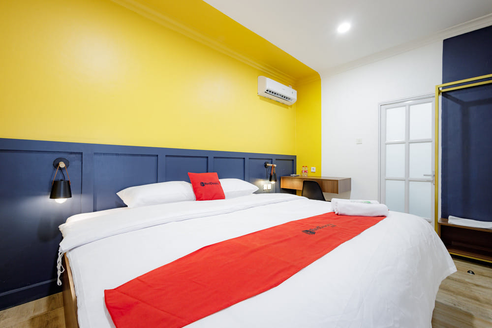 RedDoorz Room