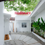 RedDoorz Plus @ Jalan Gatot Subroto Jakarta