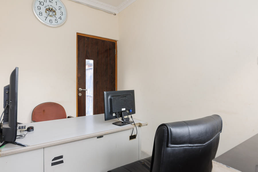 RedDoorz Syariah @ Sakura Hotel Duren Sawit