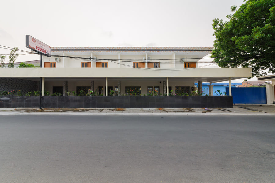 RedDoorz Syariah @ Sakura Hotel Duren Sawit