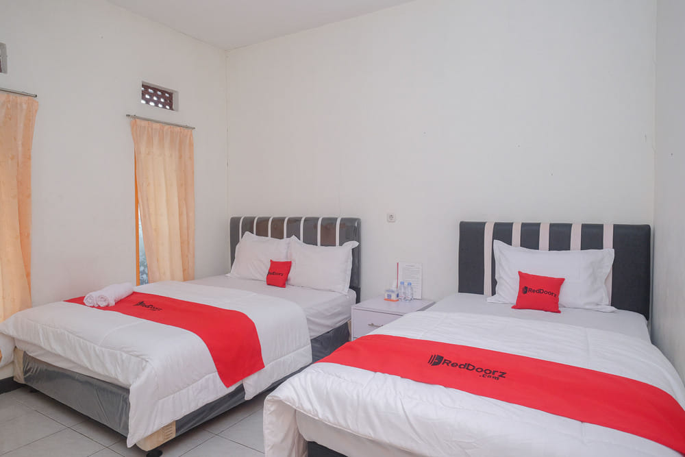 RedDoorz Family Room