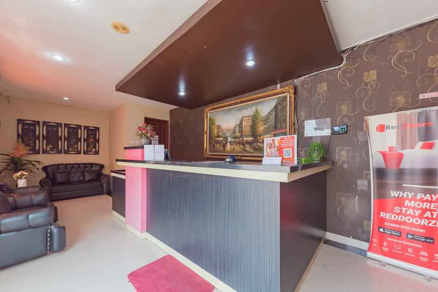 RedDoorz @ La Mega near Pasar Pagi Cirebon