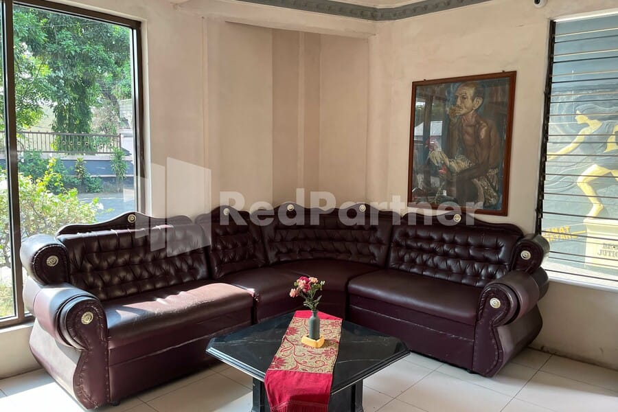 Hotel Dewi near GOR Merdeka Jombang Mitra RedDoorz