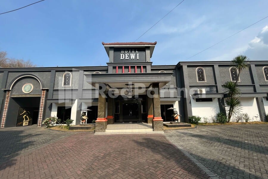 Hotel Dewi near GOR Merdeka Jombang Mitra RedDoorz