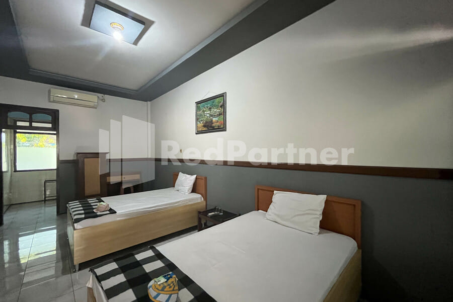 Hotel Dewi near GOR Merdeka Jombang Mitra RedDoorz
