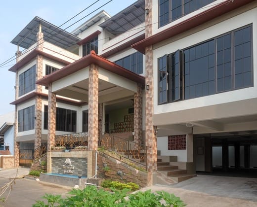 Urbanview Grand Lotus Hotel by RedDoorz