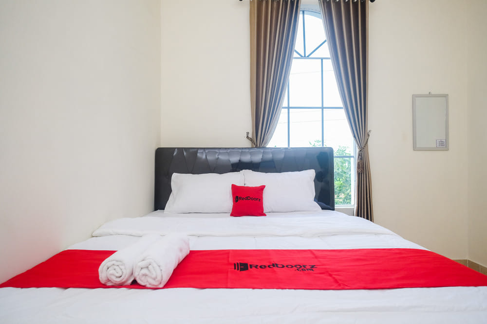 RedDoorz Room