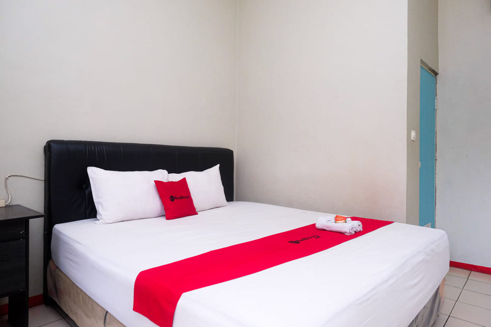 RedDoorz Room