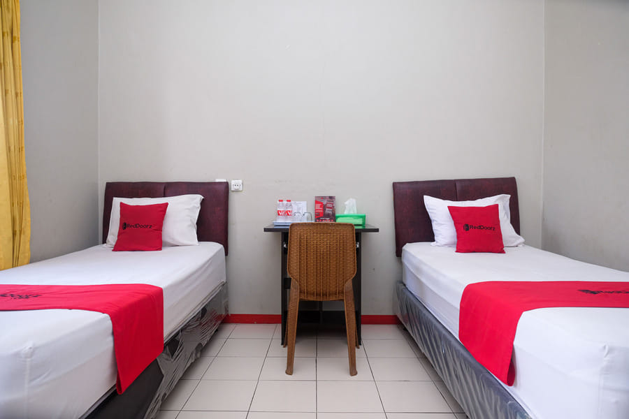 RedDoorz near Kampus UMP Purwokerto