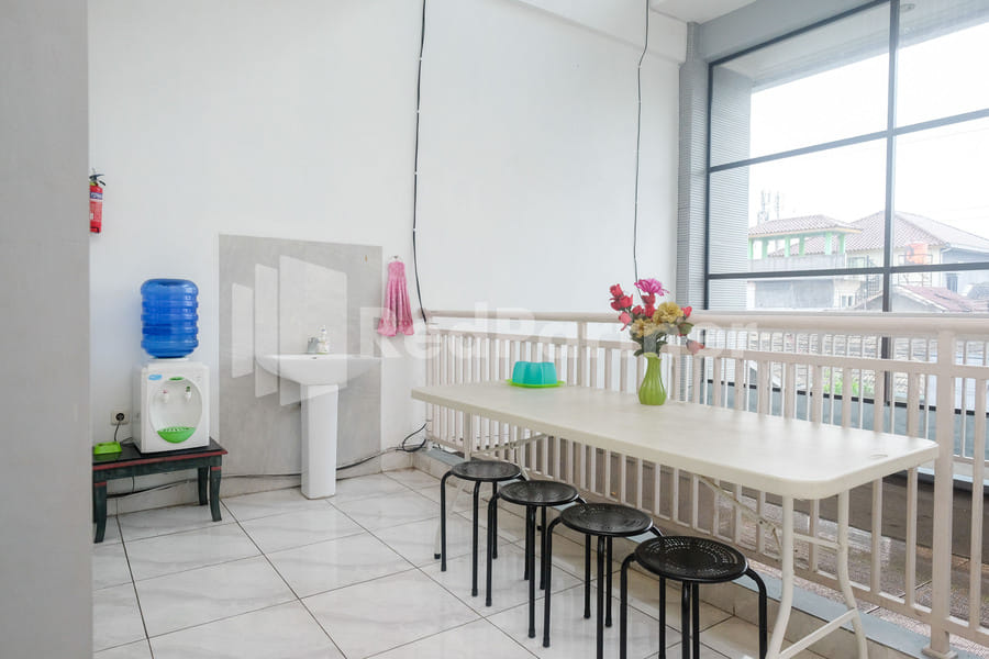 Guest House Pinarak 2 Syariah near GOR Satria Purwokerto Mitra RedDoorz