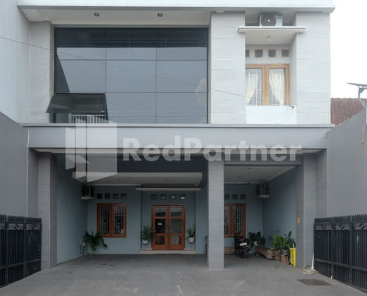 Guest House Pinarak 2 Syariah near GOR Satria Purwokerto Mitra RedDoorz