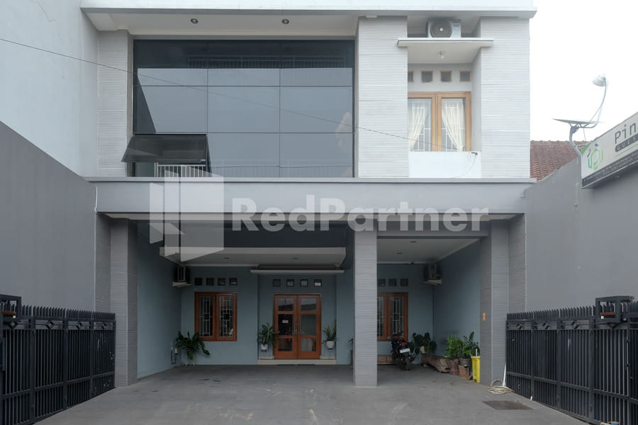 Guest House Pinarak 2 Syariah near GOR Satria Purwokerto Mitra RedDoorz