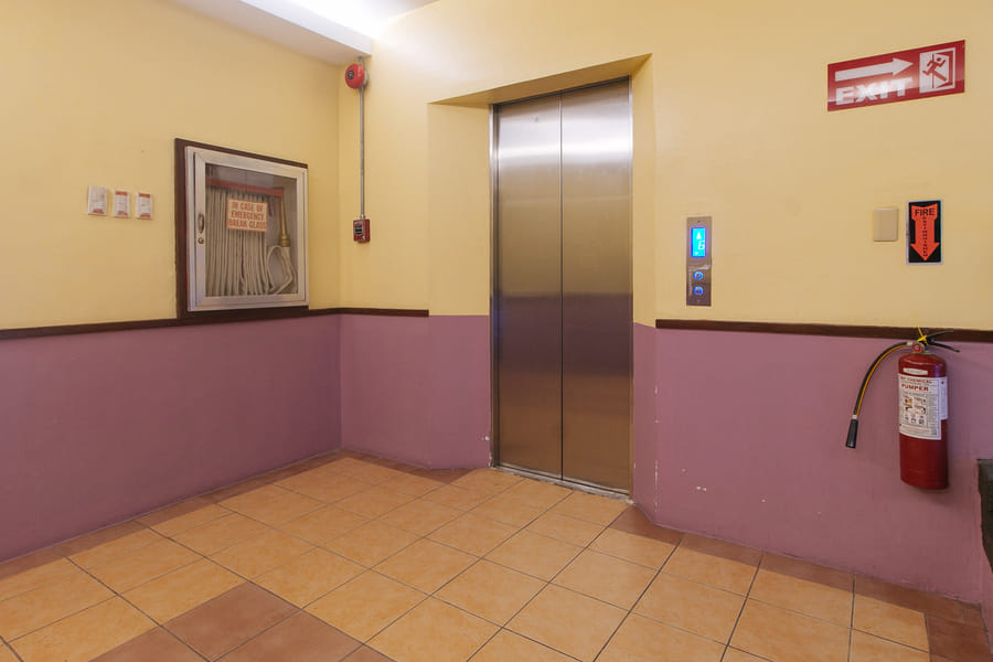 RedDoorz @ Comfy Inn Ermita Manila