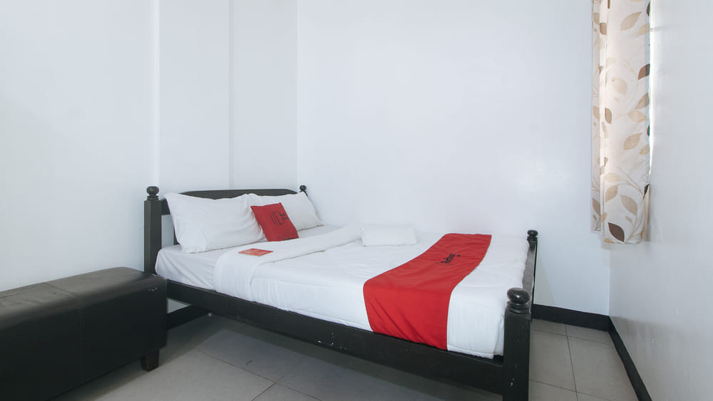 RedDoorz Standard Room