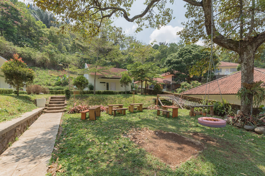 RedDoorz Resort Syariah near DCastello Ciater Subang