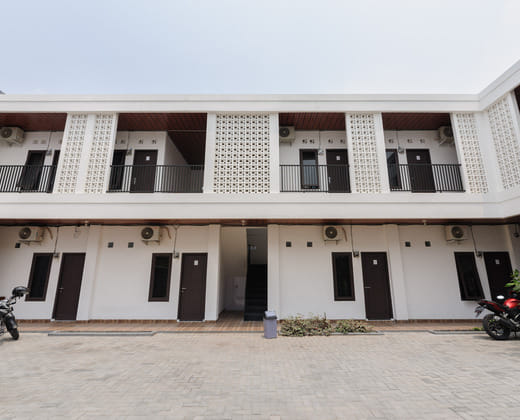 RedDoorz Plus Syariah near Mall Boemi Kedaton Lampung