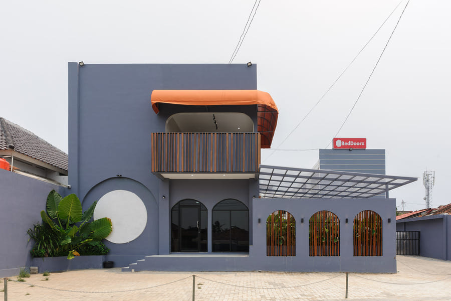RedDoorz Plus Syariah near Mall Boemi Kedaton Lampung