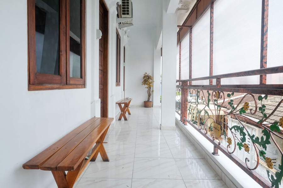 RedDoorz near Stasiun Purwosari