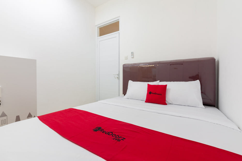 RedDoorz Room