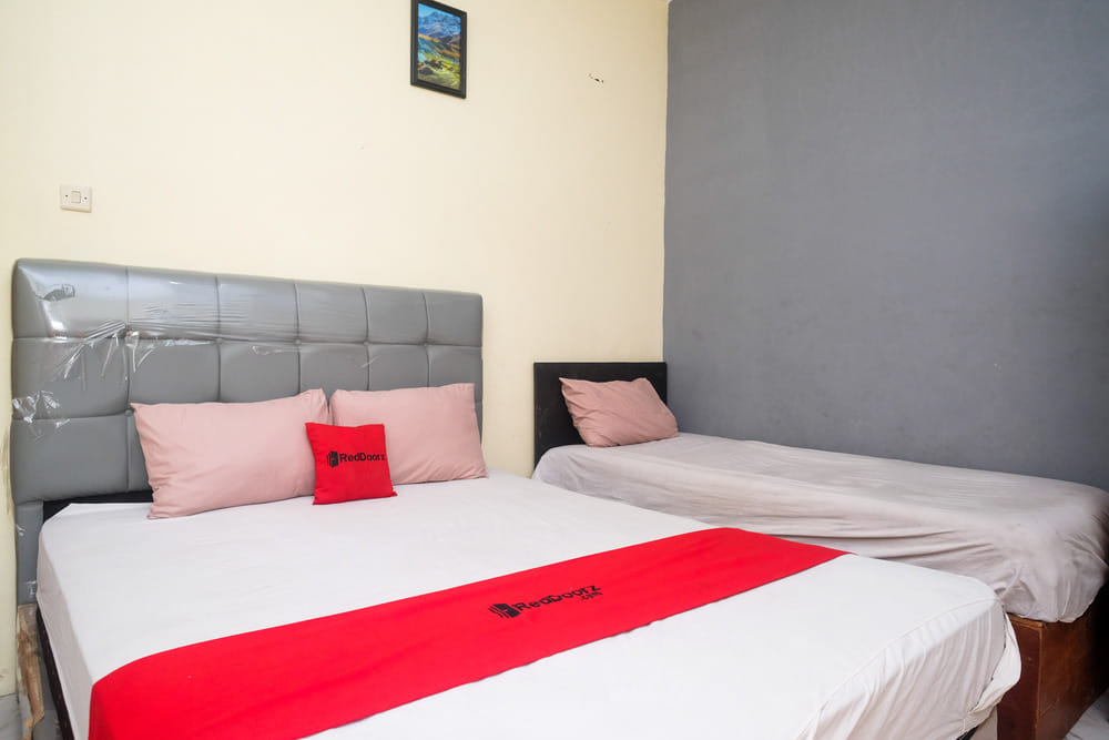 RedDoorz Family Room