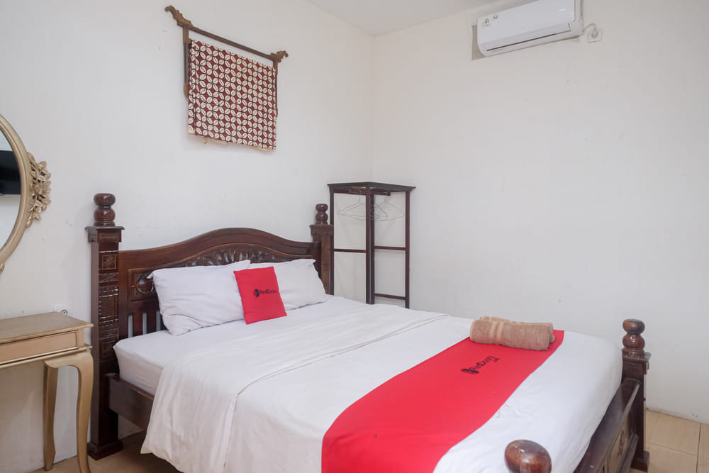 RedDoorz Room