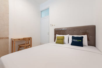Urbanview Hotel De Breeze Kemang Jakarta by RedDoorz