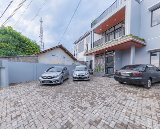 RedDoorz near CSB Mall Cirebon