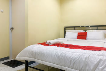 RedDoorz @ Balaraja Centre Plaza
