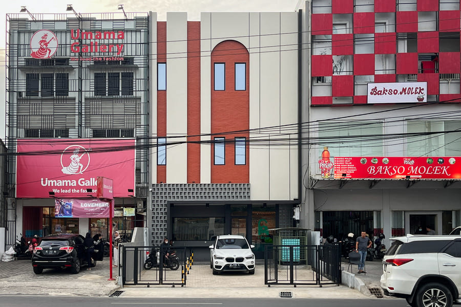 RedDoorz Plus @ Kedaton Lampung