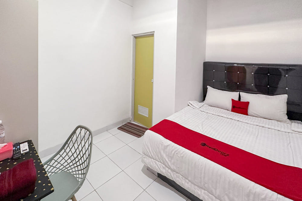 RedDoorz Room