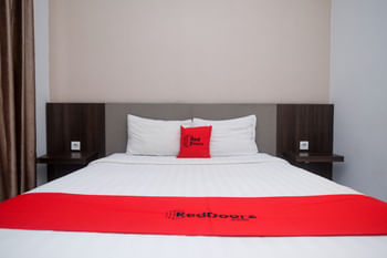 RedDoorz Apartment near Exit Toll Colomadu 