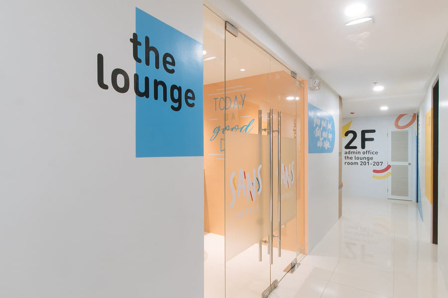 Sans Hotel at One JD Place Makati by RedDoorz