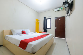 RedDoorz @ Osuko Residence Sukomanunggal Jaya