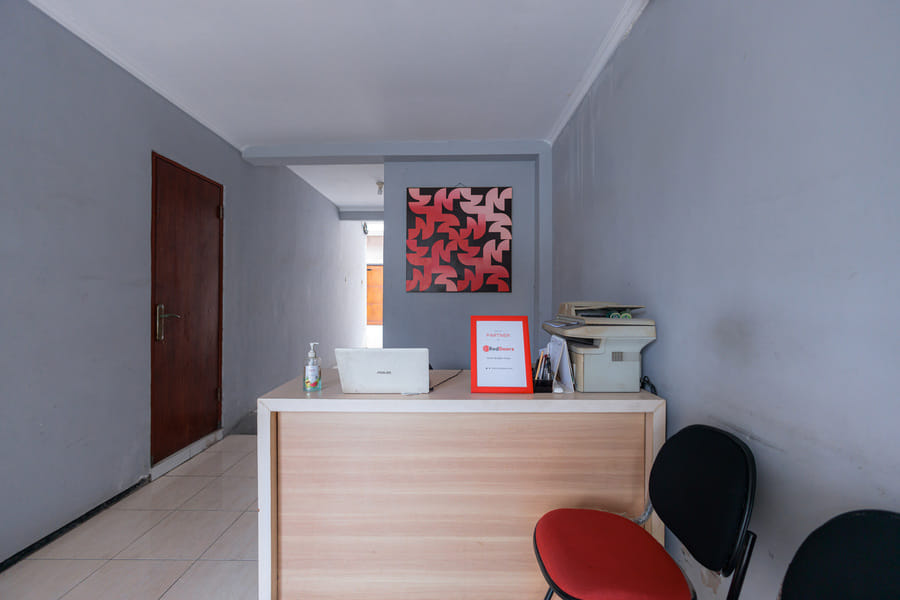 RedDoorz @ Osuko Residence Sukomanunggal Jaya