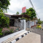 RedDoorz @ Osuko Residence Sukomanunggal Jaya