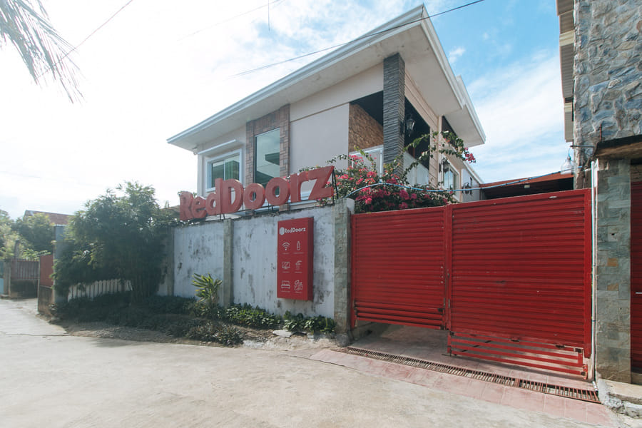 RedDoorz Hostel @ St Paul Village LapuLapu
