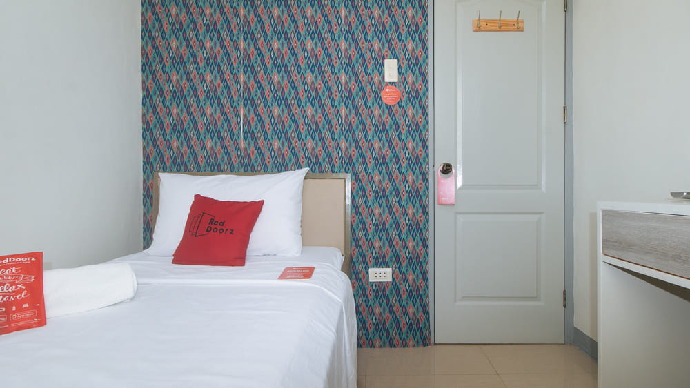 Single room with Sharing Bathroom
