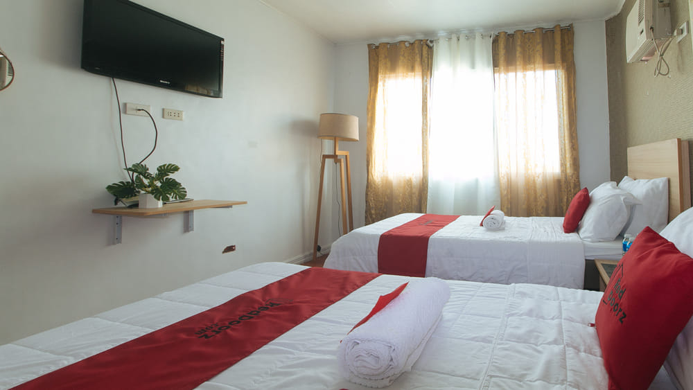 Twin Room with Sharing Bathroom