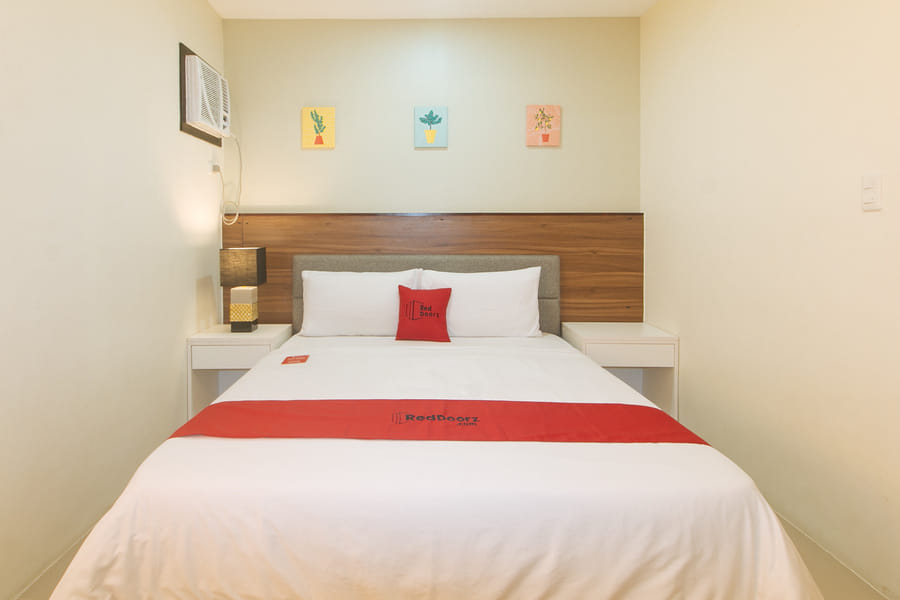 RedDoorz @ Leoncia Apartelle Mandaue City