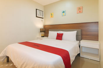 RedDoorz @ Leoncia Apartelle Mandaue City