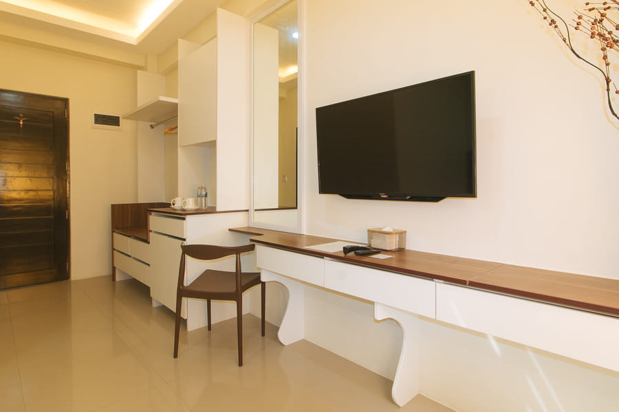 RedDoorz @ Leoncia Apartelle Mandaue City