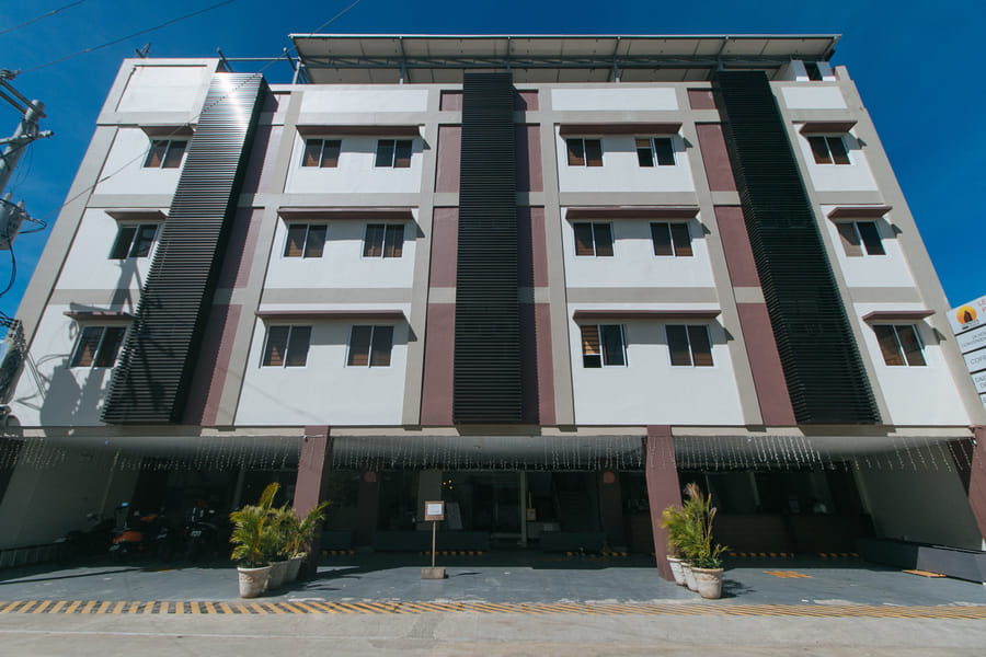 RedDoorz @ Leoncia Apartelle Mandaue City