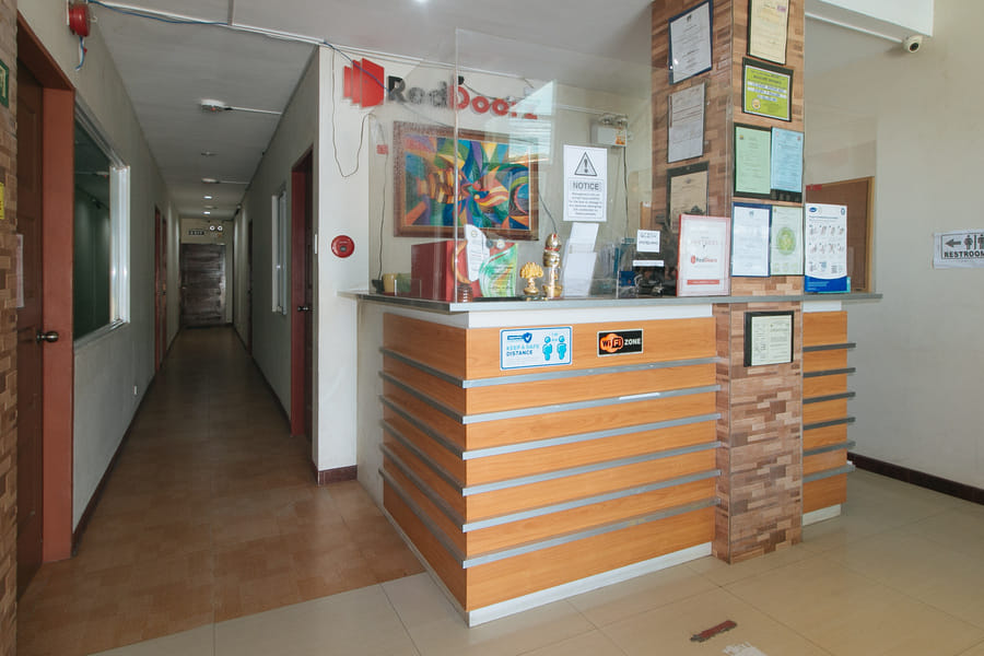 RedDoorz near Talisay District Hospital