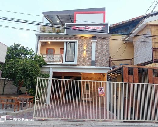 RedDoorz Syariah near Suramadu