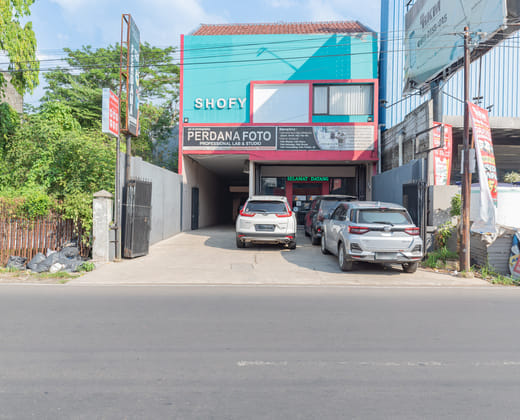 RedDoorz Syariah near Exit Toll Subang
