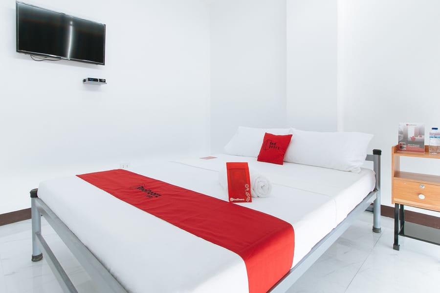 RedDoorz @ Good 101 Paranaque