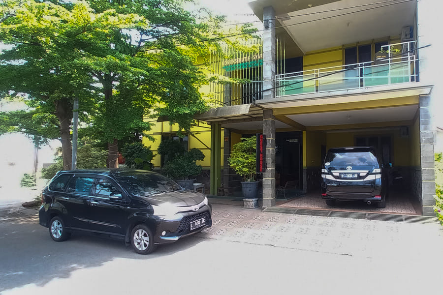 RedDoorz Syariah near Bypass Krian