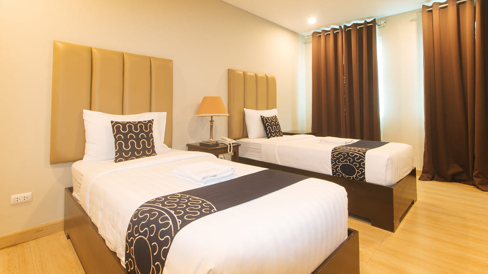 RedDoorz Superior Twin Room