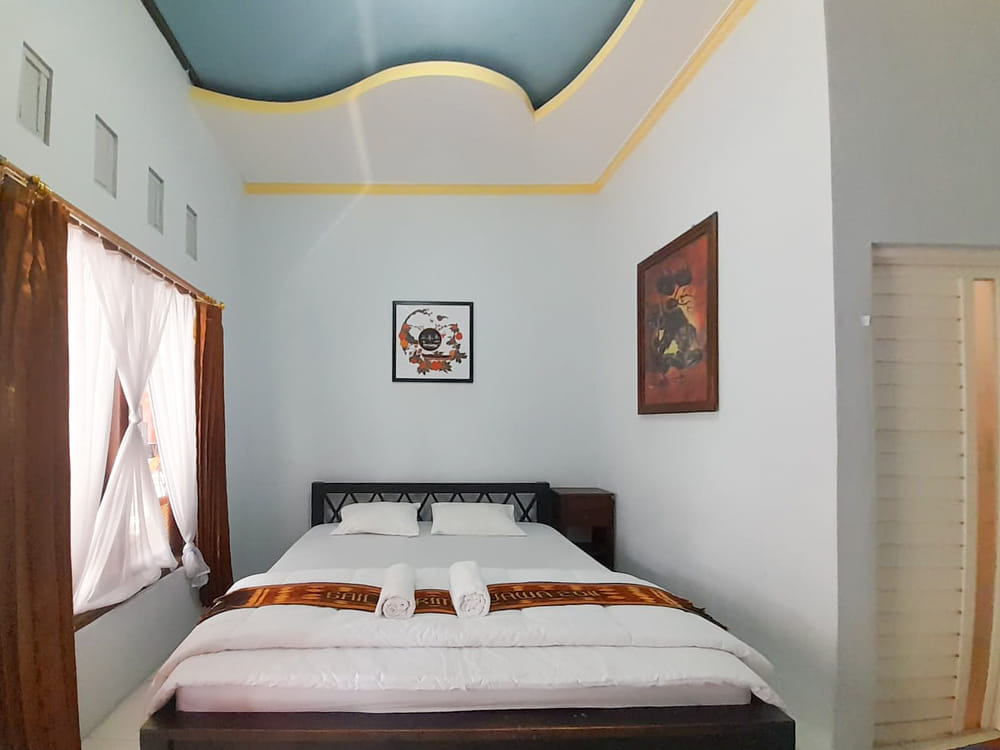 SALE Room