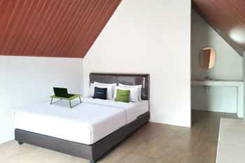 Urbanview Hotel Nerine's Glamping Village Cipanas